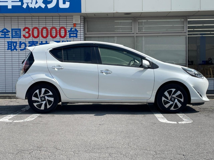 2021 Toyota Aqua 6AA-NHP10 (UW-6a2ccaea9fe03)[8]