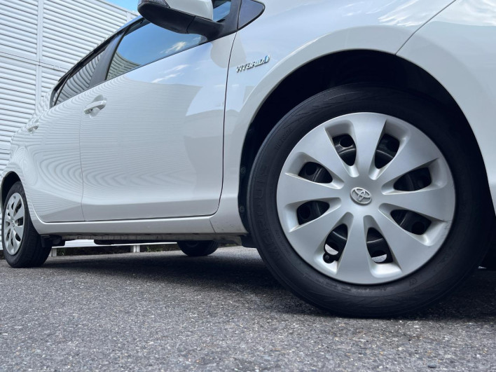 2014 Toyota Aqua DAA-NHP10 (UW-6a2ccaec3a2cf)[8]