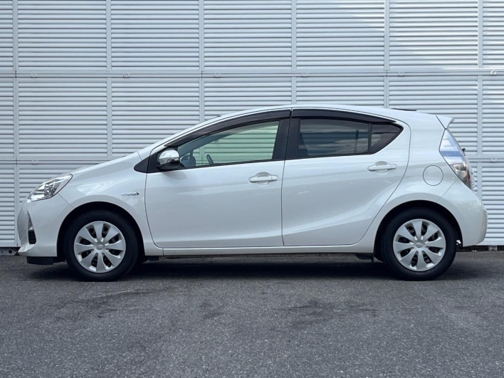 2014 Toyota Aqua DAA-NHP10 (UW-6a2ccaec3a2cf)[9]