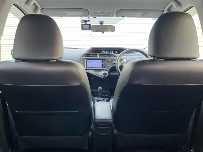 2014 Toyota Aqua DAA-NHP10 (UW-6a2ccaec3a2cf)[20]