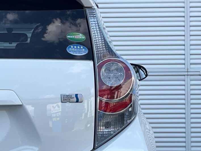 2014 Toyota Aqua DAA-NHP10 (UW-6a2ccaec3a2cf)[16]
