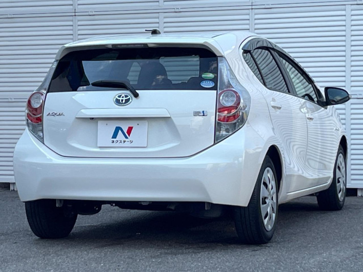 2014 Toyota Aqua DAA-NHP10 (UW-6a2ccaec3a2cf)[15]