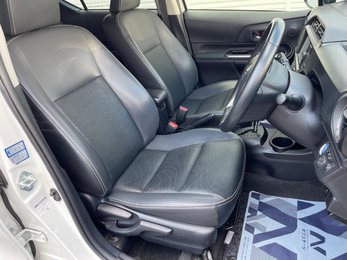 2014 Toyota Aqua DAA-NHP10 (UW-6a2ccaec3a2cf)[12]