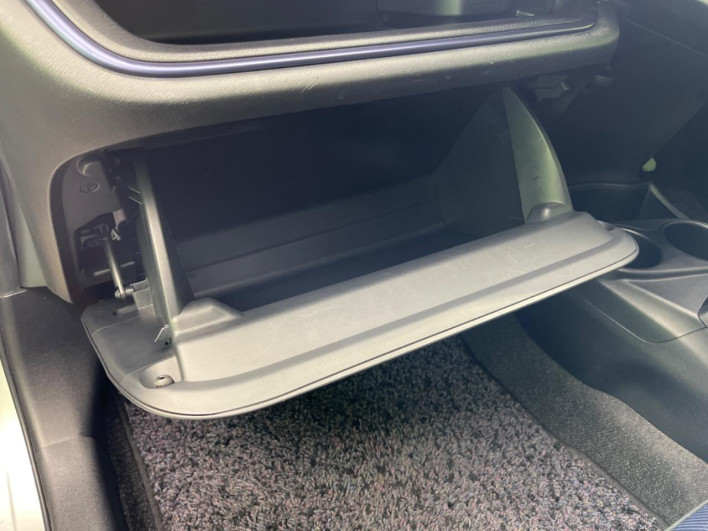 2015 Toyota Aqua DAA-NHP10 (UW-6a2ccaec698a3)[10]