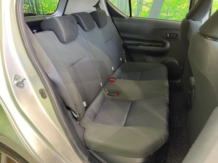 2015 Toyota Aqua DAA-NHP10 (UW-6a2ccaec698a3)[17]