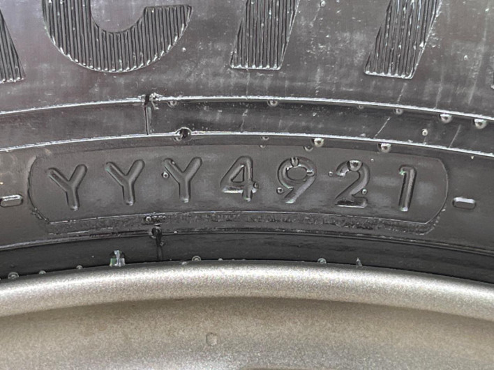 2015 Toyota Aqua DAA-NHP10 (UW-6a2ccaec698a3)[8]