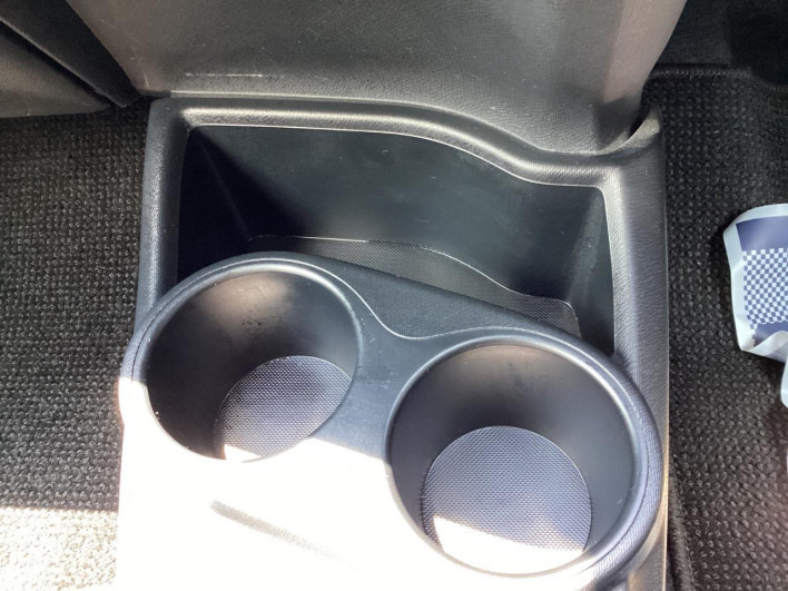 2016 Toyota Aqua DAA-NHP10 (UW-6a2ccaedaf37e)[29]
