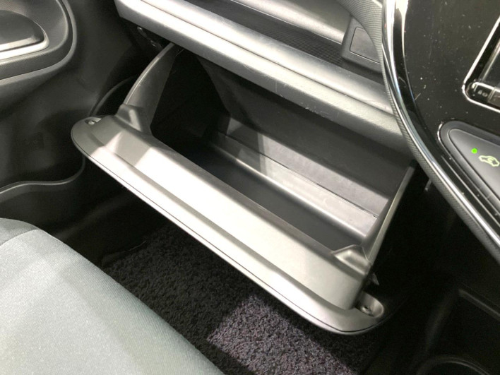 2017 Toyota Aqua DAA-NHP10 (UW-6a2ccaef3cda1)[23]