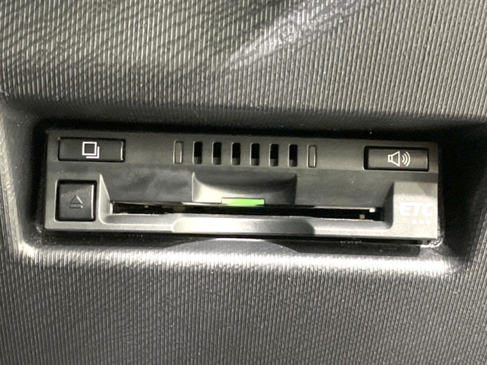 2017 Toyota Aqua DAA-NHP10 (UW-6a2ccaef3cda1)[22]