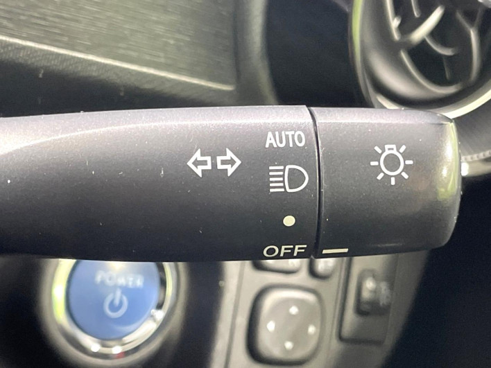 2019 Toyota Aqua DAA-NHP10 (UW-6a2ccaf0c2ec2)[28]