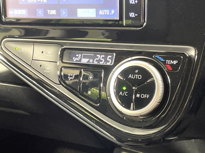 2019 Toyota Aqua DAA-NHP10 (UW-6a2ccaf0c2ec2)[20]