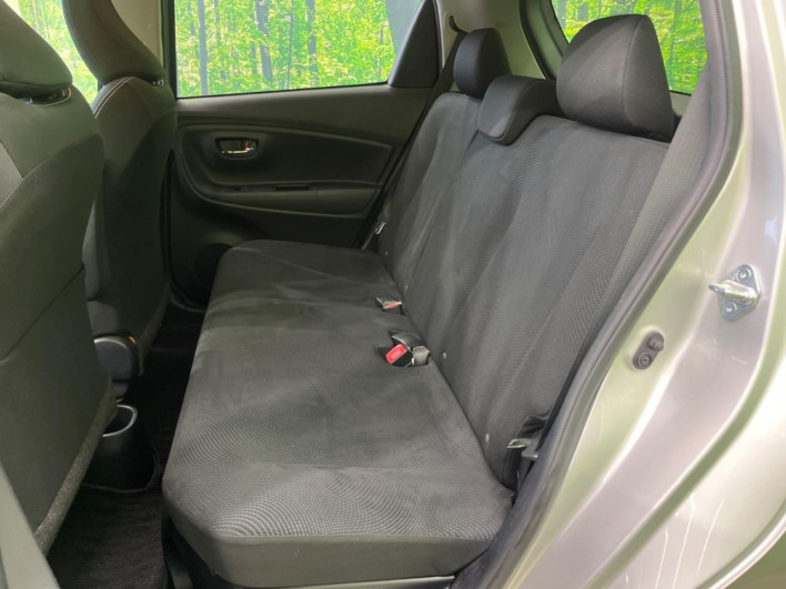 2018 Toyota Vitz DAA-NHP130 (UW-6a2ccaf262edd)[11]