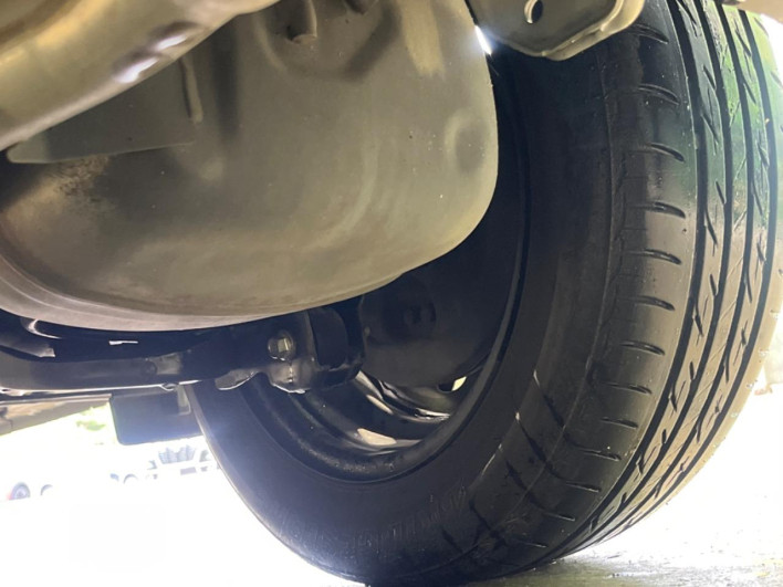 2018 Toyota Vitz DAA-NHP130 (UW-6a2ccaf262edd)[13]