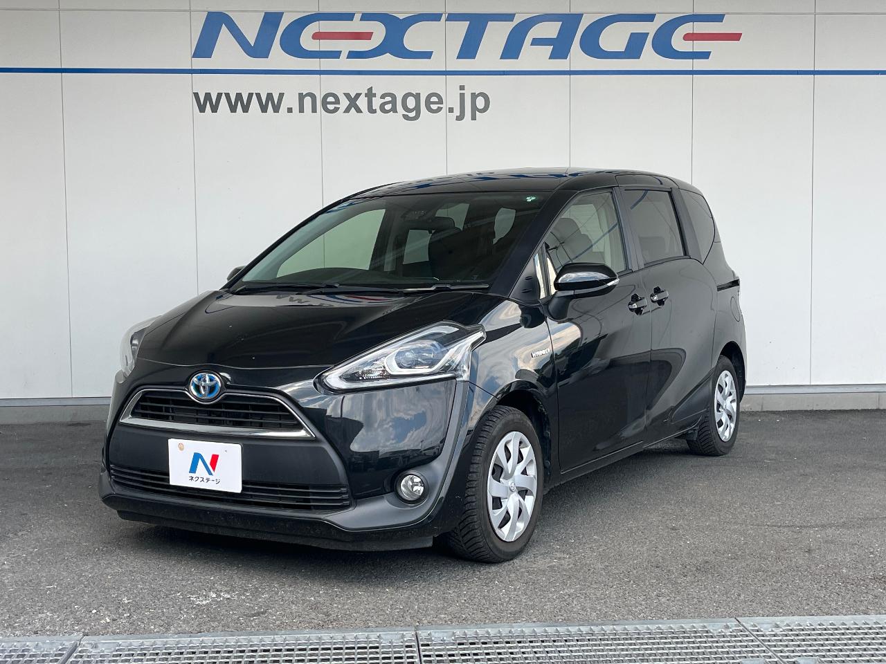 2017 Toyota Sienta DAA-NHP170G