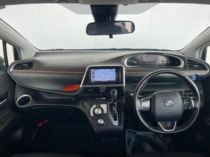 2017 Toyota Sienta DAA-NHP170G (UW-6a2ccaf3ea778)[19]