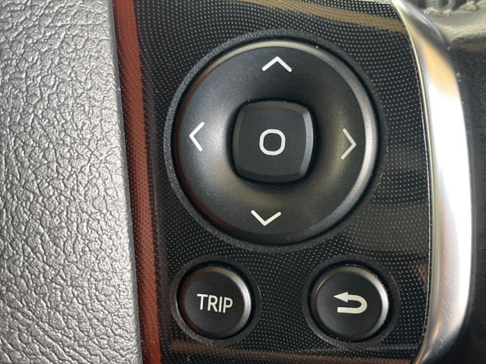 2017 Toyota Sienta DAA-NHP170G (UW-6a2ccaf3ea778)[28]