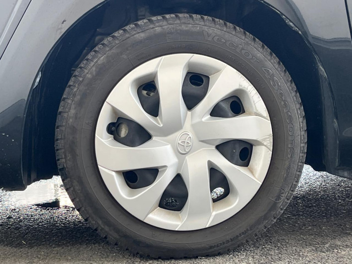 2017 Toyota Sienta DAA-NHP170G (UW-6a2ccaf3ea778)[18]