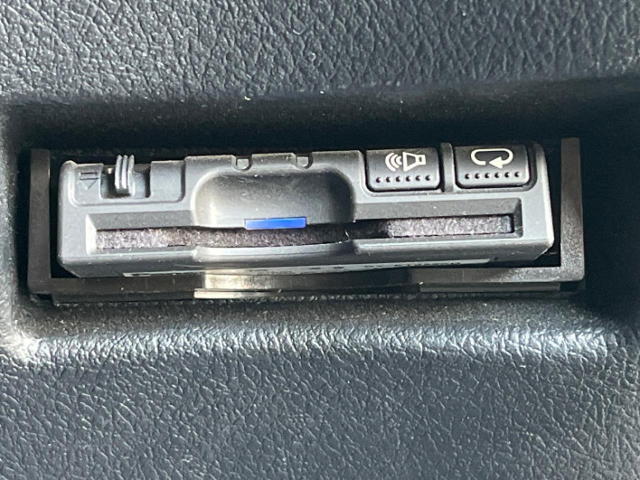 2017 Toyota Sienta DAA-NHP170G (UW-6a2ccaf3ea778)[27]