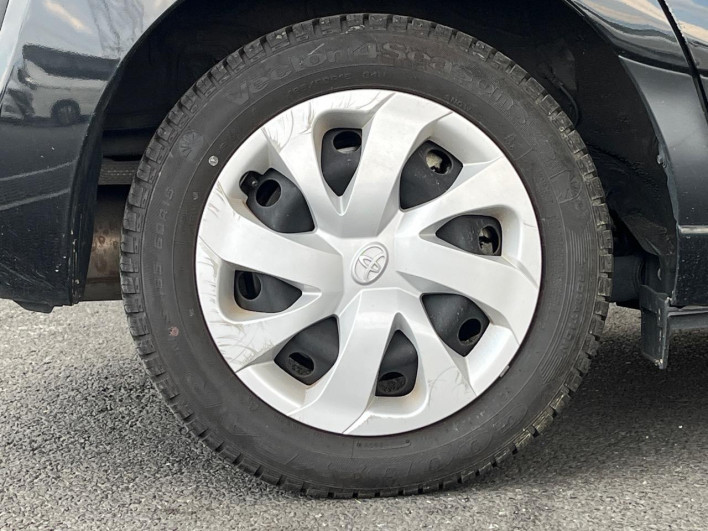2017 Toyota Sienta DAA-NHP170G (UW-6a2ccaf3ea778)[16]