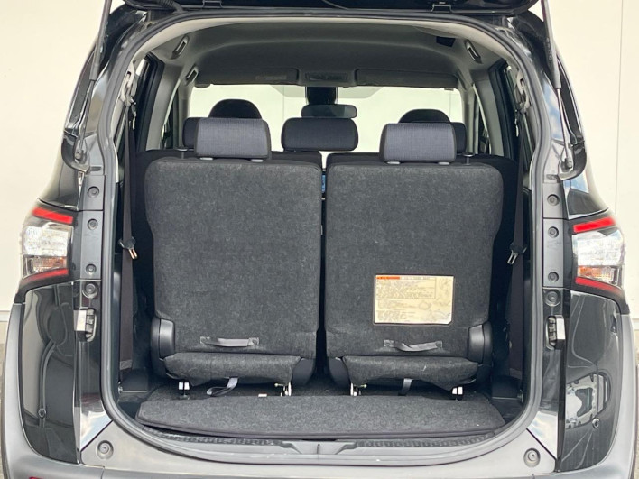 2017 Toyota Sienta DAA-NHP170G (UW-6a2ccaf3ea778)[6]