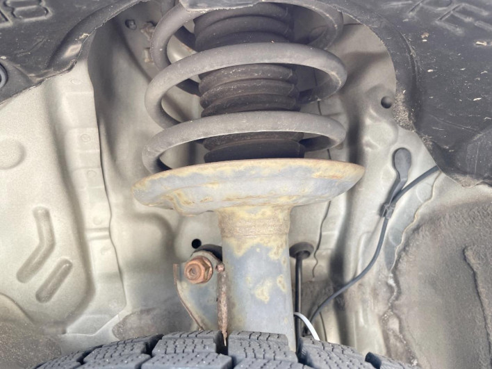 2013 Toyota Vitz DBA-NSP135 (UW-6a2ccaf6e50f7)[12]