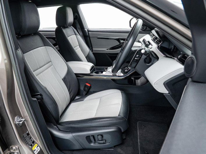 2023 Land Rover Range Rover Evoque 3CA-LZ2NB (UW-6a2ccb2099714)[23]
