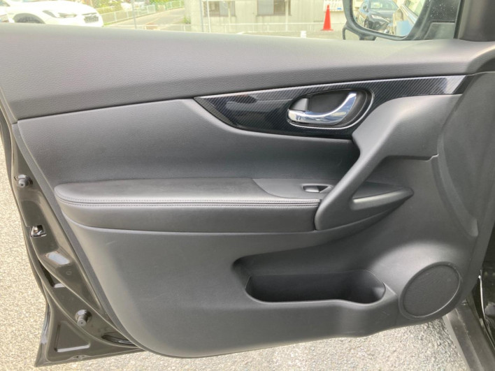 2017 Nissan X-Trail DBA-T32 (UW-6a2ccb2b91f4f)[29]