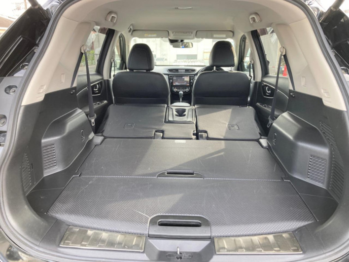 2017 Nissan X-Trail DBA-T32 (UW-6a2ccb2b91f4f)[27]