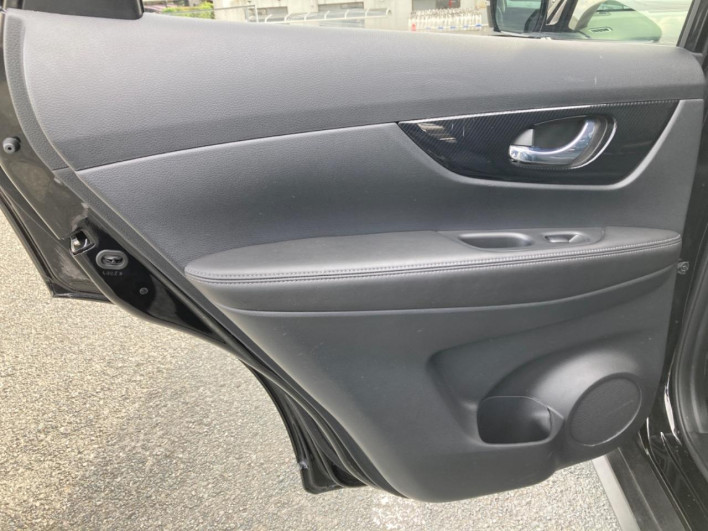 2017 Nissan X-Trail DBA-T32 (UW-6a2ccb2b91f4f)[28]