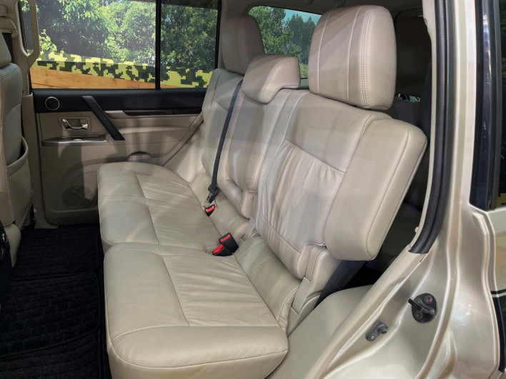2015 Mitsubishi Pajero LDA-V98W (UW-6a2ccb38b96b9)[29]