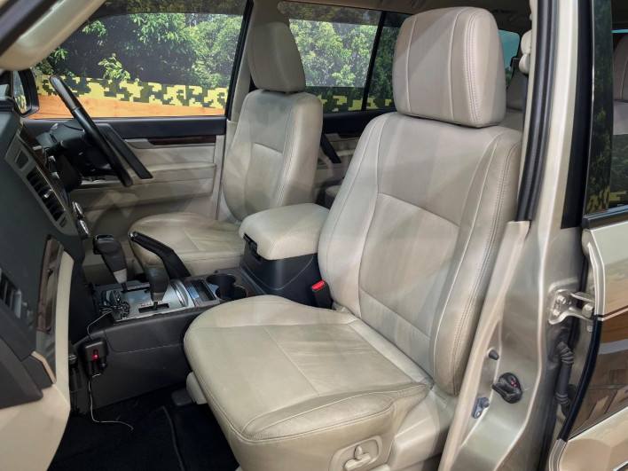 2015 Mitsubishi Pajero LDA-V98W (UW-6a2ccb38b96b9)[27]