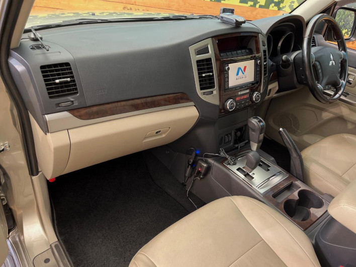 2015 Mitsubishi Pajero LDA-V98W (UW-6a2ccb38b96b9)[26]