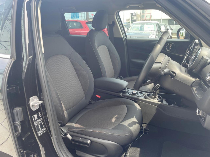 2019 Rover Mini 3BA-LV15M (UW-6a2ccb4ce9f4a)[7]