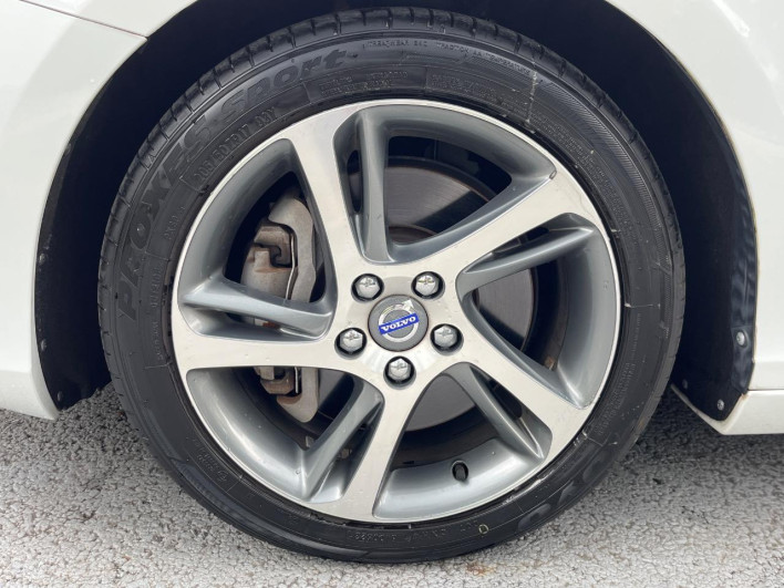 2016 Volvo V40 LDA-MD4204T (UW-6a2ccb500e15b)[14]