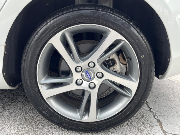 2016 Volvo V40 LDA-MD4204T (UW-6a2ccb500e15b)[13]