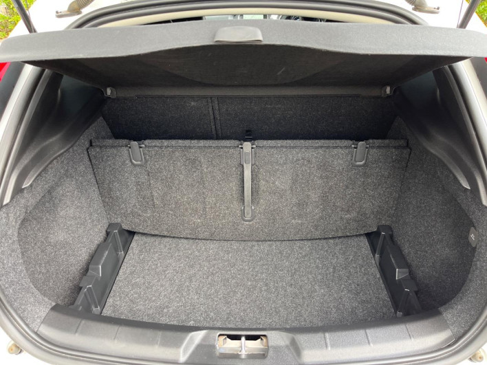2016 Volvo V40 LDA-MD4204T (UW-6a2ccb500e15b)[25]