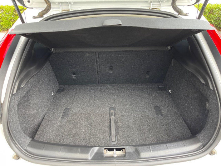 2016 Volvo V40 LDA-MD4204T (UW-6a2ccb500e15b)[24]
