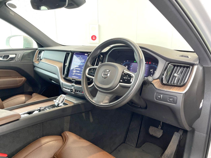 2022 Volvo XC60 5AA-UB420TXCM (UW-6a2ccb50ca5a4)[16]