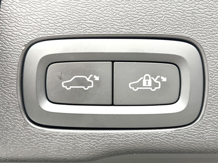 2022 Volvo XC60 5AA-UB420TXCM (UW-6a2ccb50ca5a4)[25]
