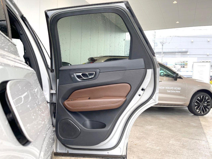 2022 Volvo XC60 5AA-UB420TXCM (UW-6a2ccb50ca5a4)[22]