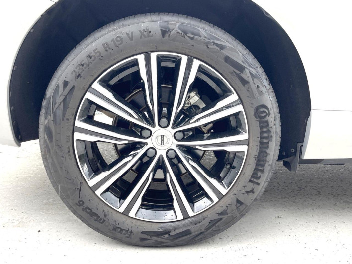 2022 Volvo XC60 5AA-UB420TXCM (UW-6a2ccb50ca5a4)[12]