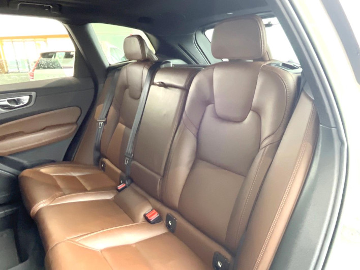 2022 Volvo XC60 5AA-UB420TXCM (UW-6a2ccb50ca5a4)[28]