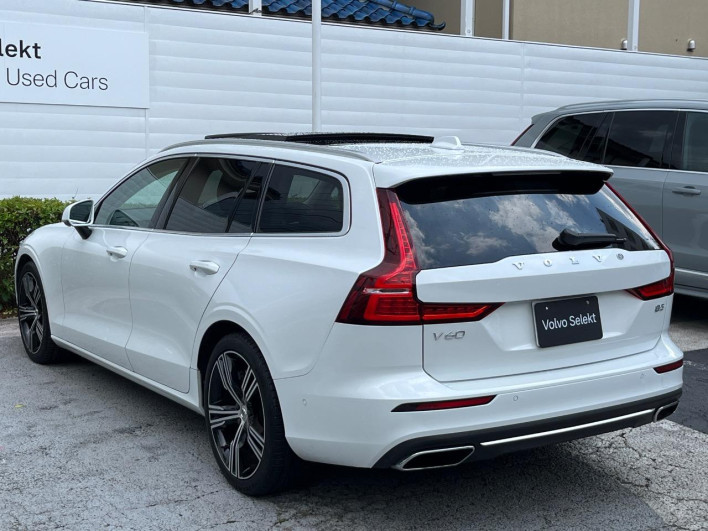2021 Volvo V60 5AA-ZB420TM (UW-6a2ccb522ad53)[11]