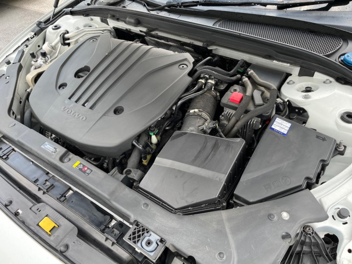 2021 Volvo V60 5AA-ZB420TM (UW-6a2ccb522ad53)[20]