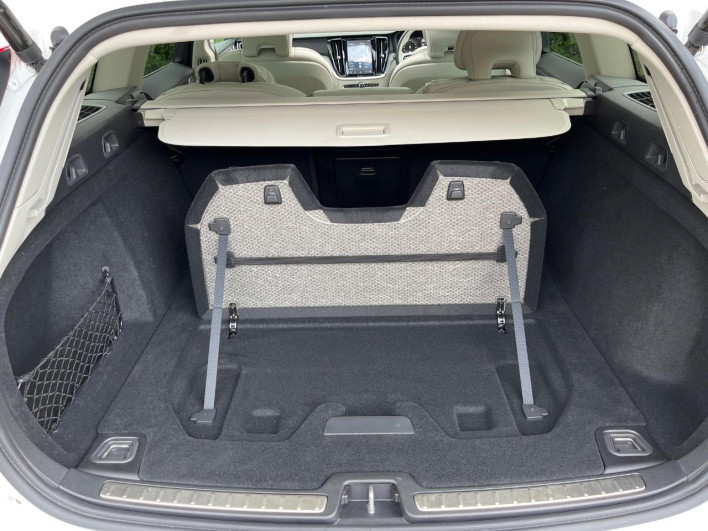 2021 Volvo V60 5AA-ZB420TM (UW-6a2ccb522ad53)[27]
