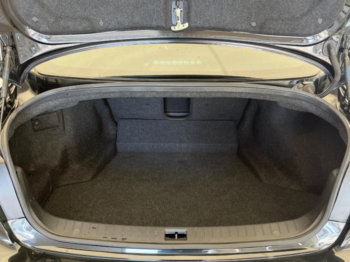 2017 Nissan Skyline DBA-YV37 (UW-6a2ccb528594a)[24]