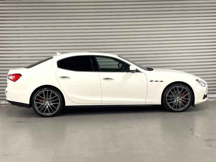 2016 Maserati Ghibli ABA-MG30A (UW-6a2ccb533f5d4)[15]