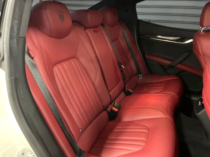 2016 Maserati Ghibli ABA-MG30A (UW-6a2ccb533f5d4)[23]