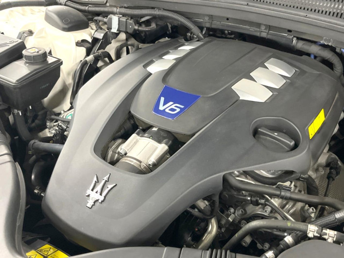 2016 Maserati Ghibli ABA-MG30A (UW-6a2ccb533f5d4)[7]