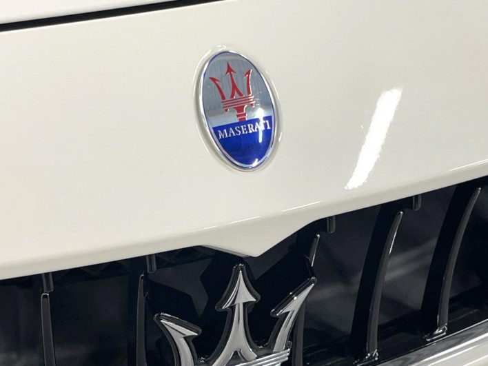 2016 Maserati Ghibli ABA-MG30A (UW-6a2ccb533f5d4)[12]
